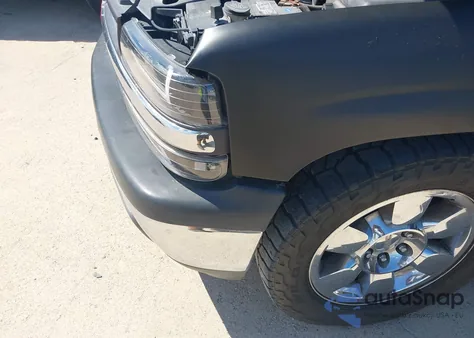 2000 Chevrolet Silverado 1500 Ls z USA, uszkodzony, nr VIN 2GCEC19T8Y1323678